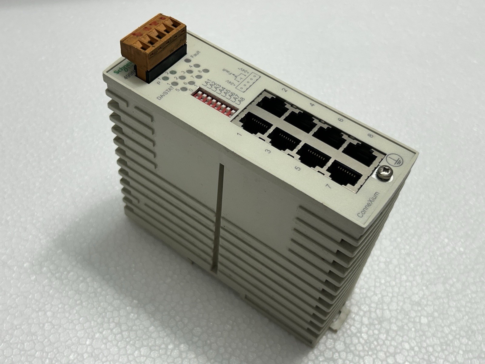 Schneider Electric 499NES18100 Ethernet Cabling System