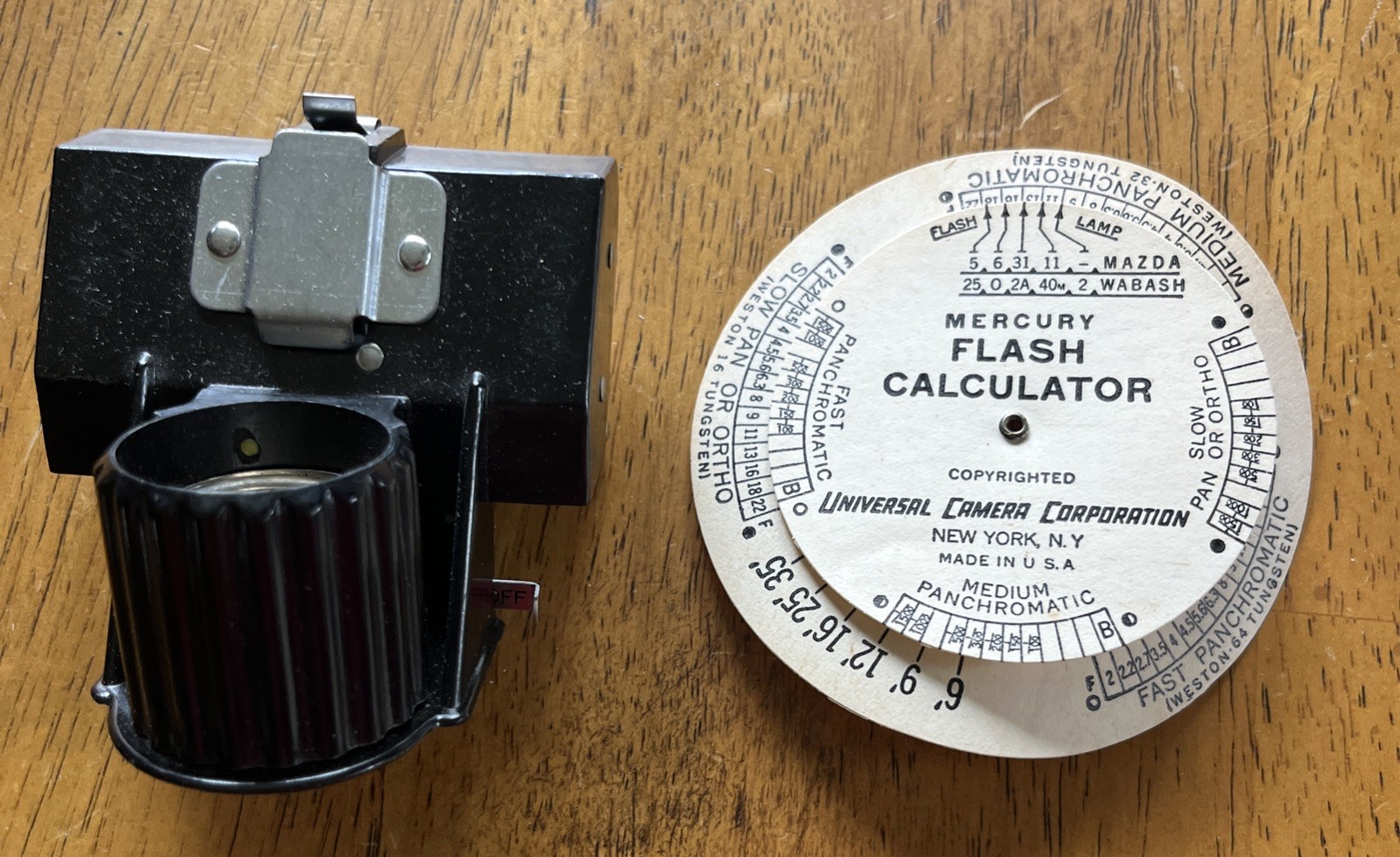 Vintage Mercury Photo Flash Unit - Universal Camera Corp Model M-29