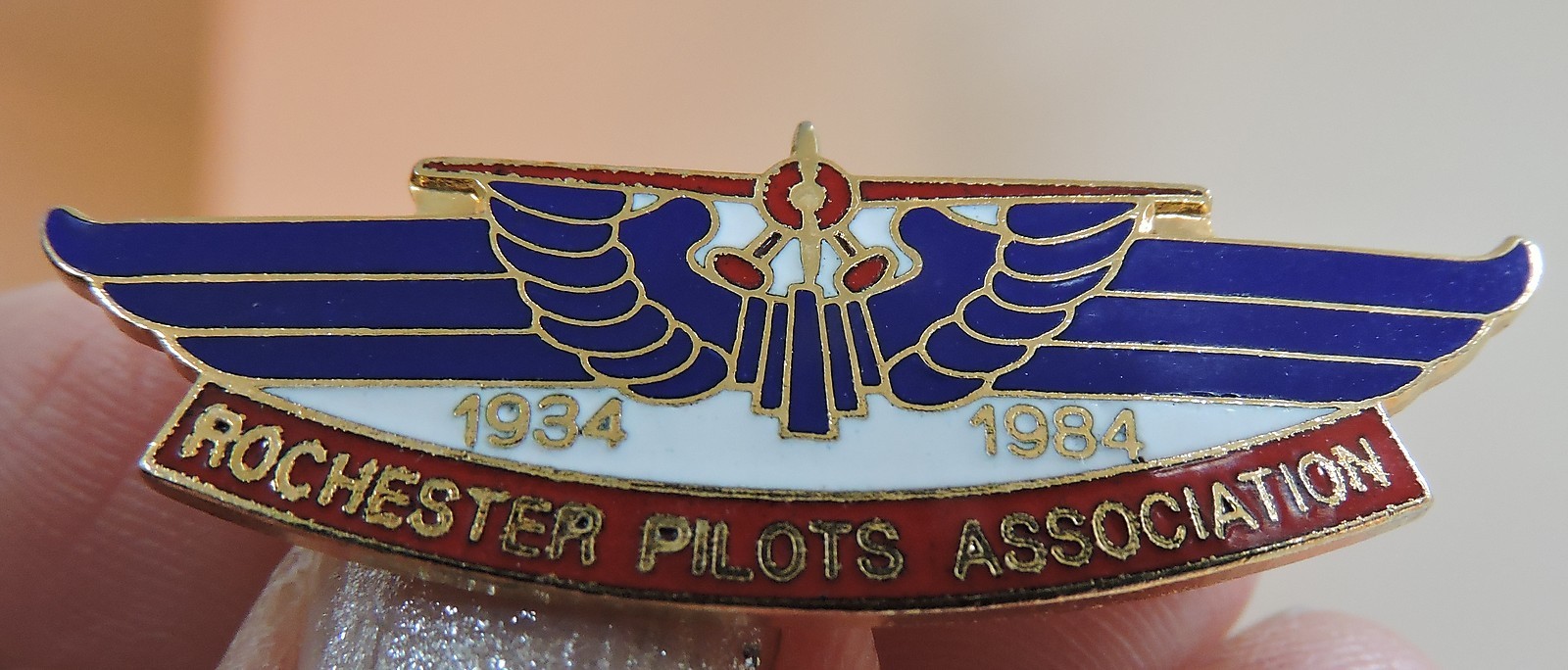 ROCHESTER PILOTS ASSOCIATIONl pin aircraft head on red white blue enamels
