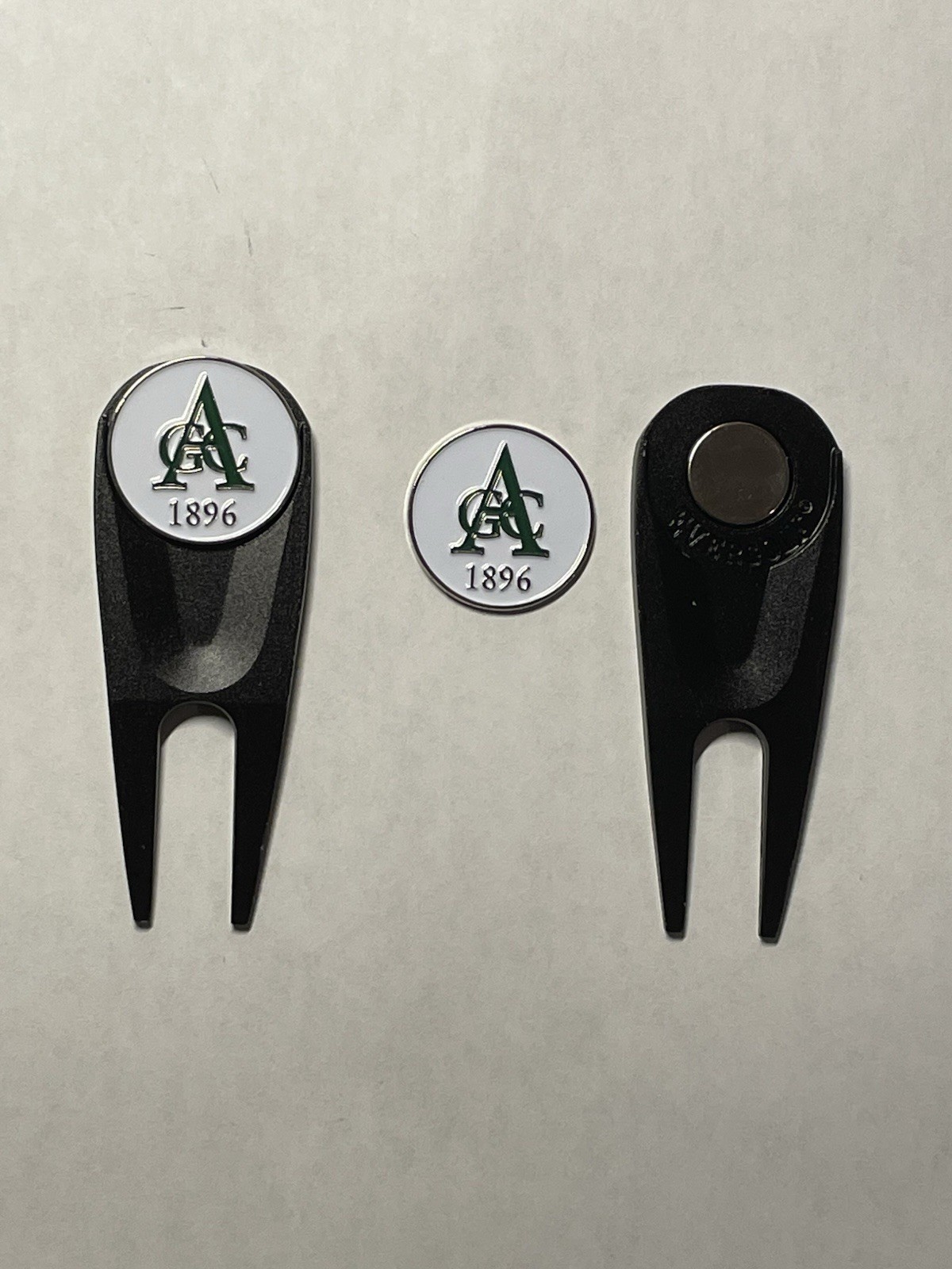 Aronimink Golf Club 1" Coin Golf Marker & Ergonomic Pocket Golf Divot Tool