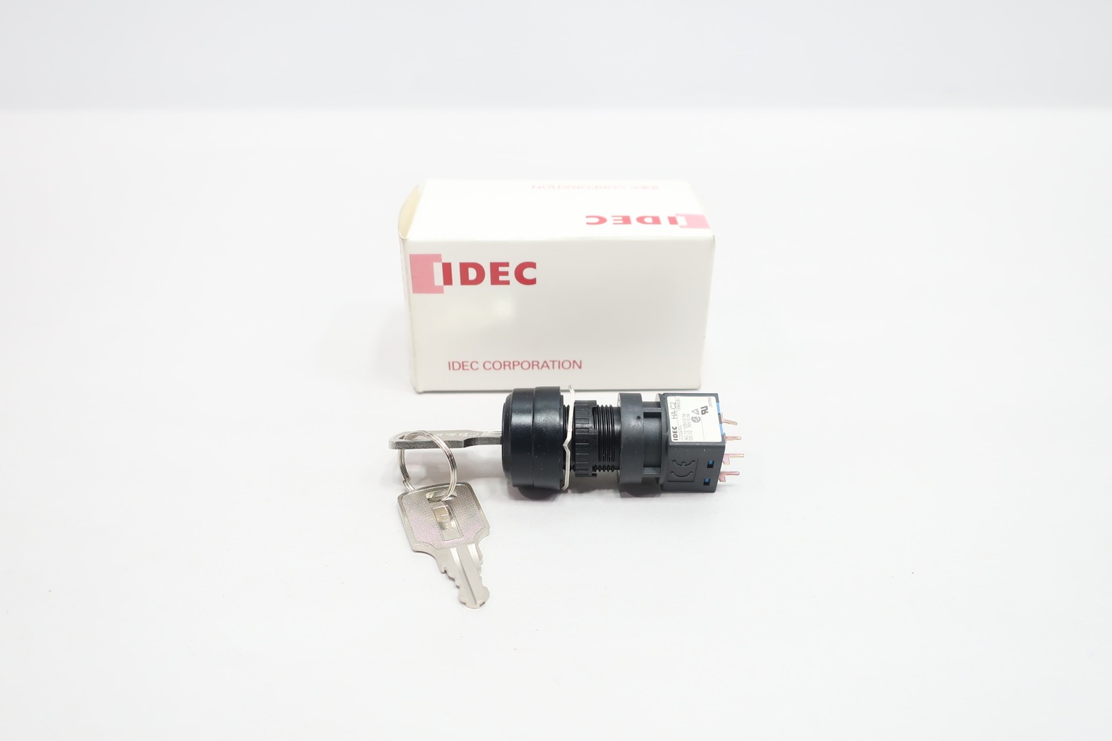 Idec HA1K-2C2VA Heavy Duty Key Selector Switch 2 Pos