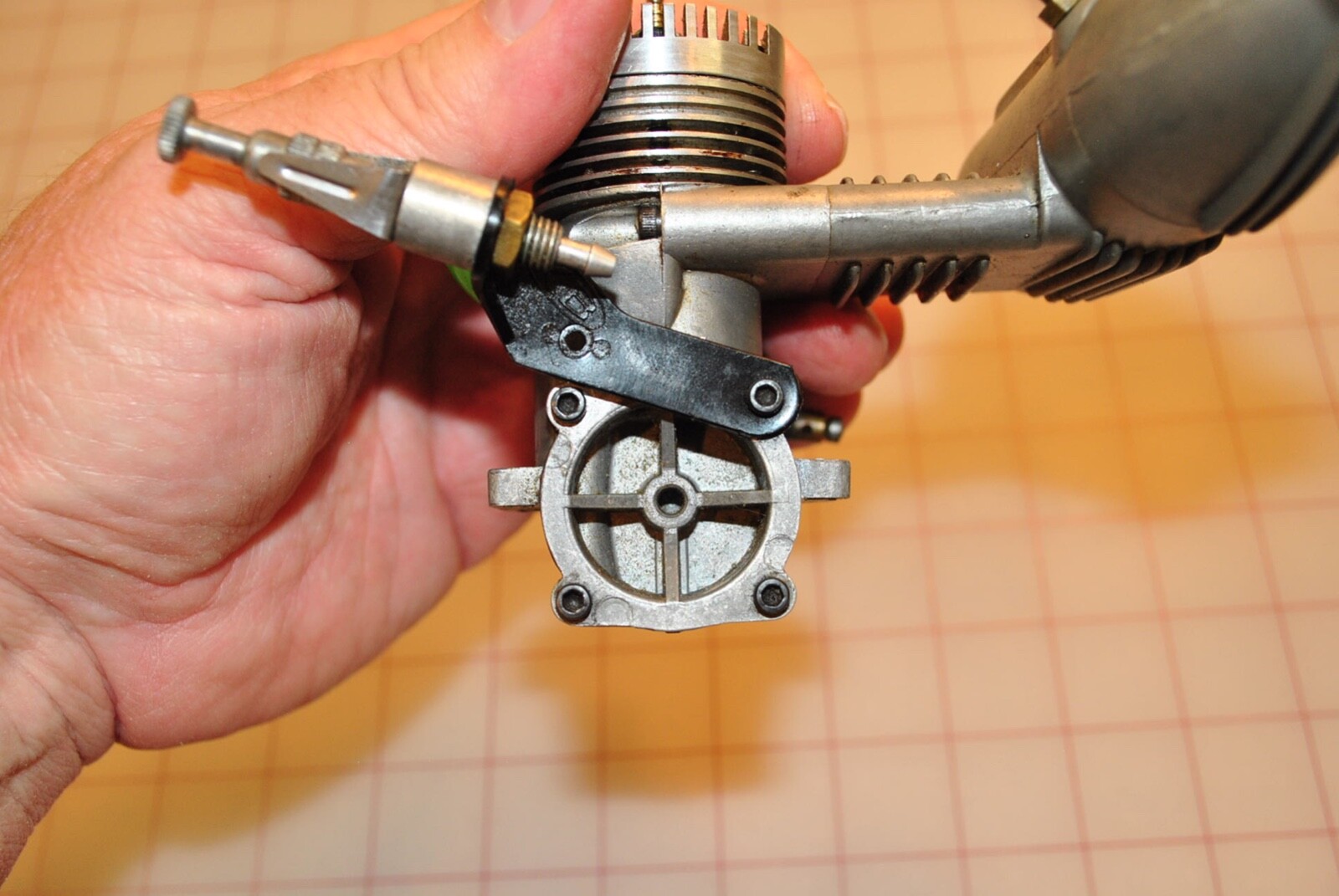 K&B 40 R/C Model Airplane Engine with K&B carburetor and Muffler