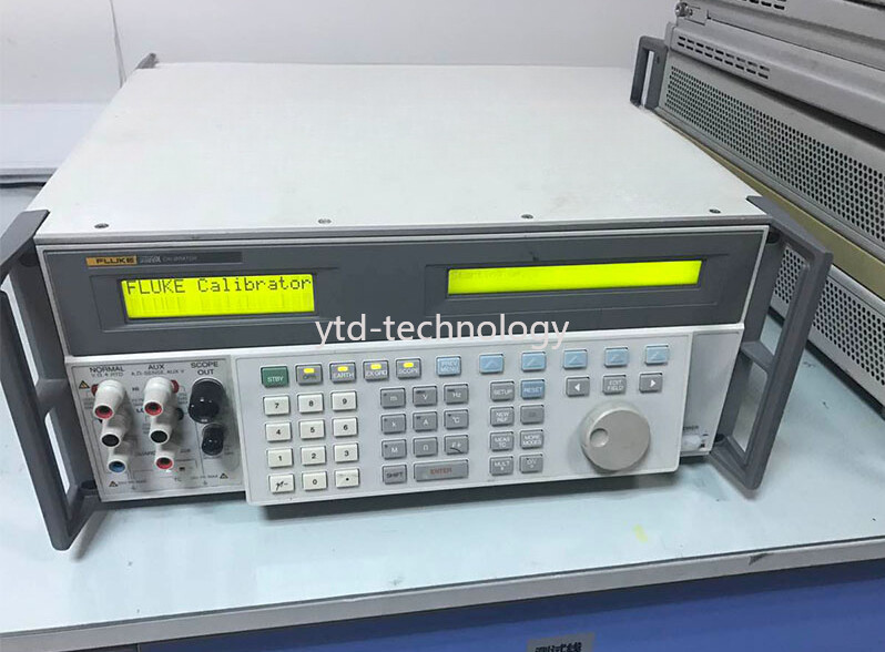 Fluke 5520A Multi-Function Calibrator/