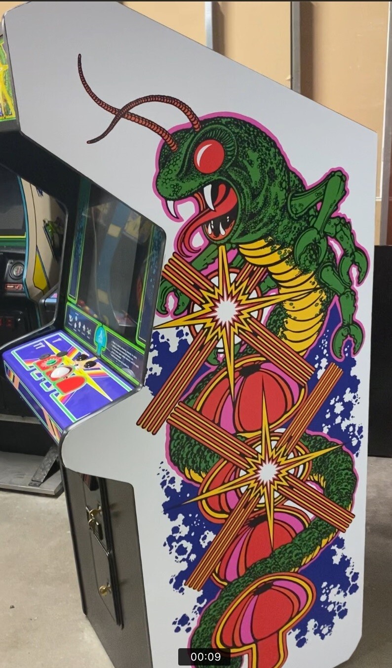 CENTIPEDE ARCADE MACHINE by ATARI (Excellent Condition) *RARE*