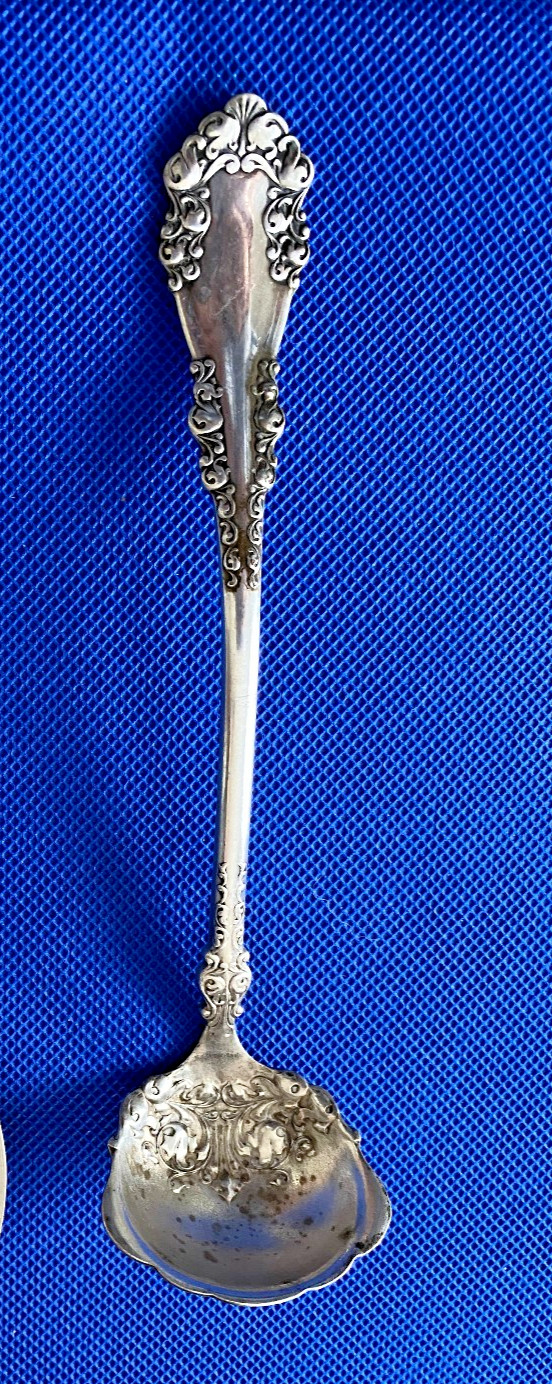 VINTAGE ROGERS BROS SMALL LADLE - SILVERPLATE - BERKSHIRE - 1847. No Monogram