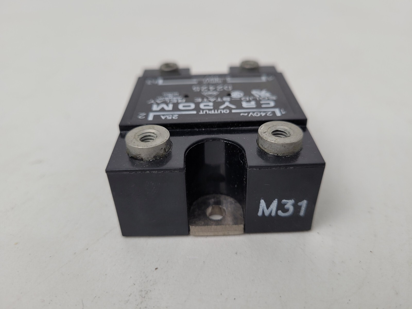 D2425 Crydom Solid State Relay 240V 25A *NEXT DAY OPTION* NEW