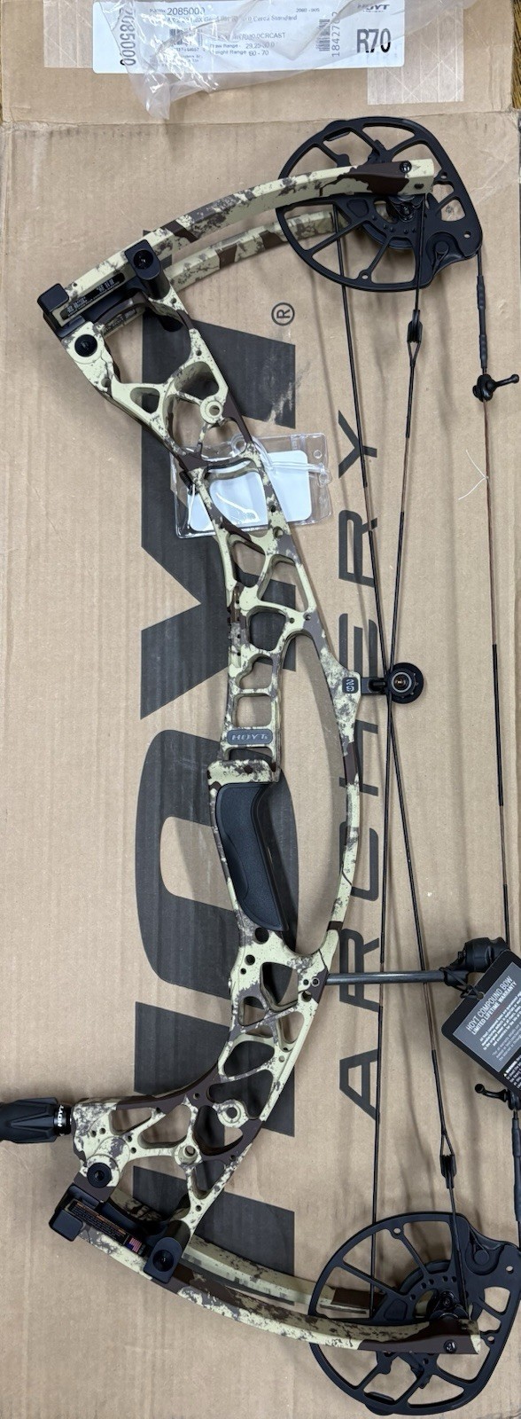 Hoyt Alpha AX-2 29 RH New in Box First Lite Cerca 70# 29"-30" draw length