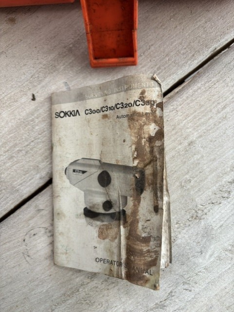 Sokkia C3 30 automatic level With Original Case & Instructions