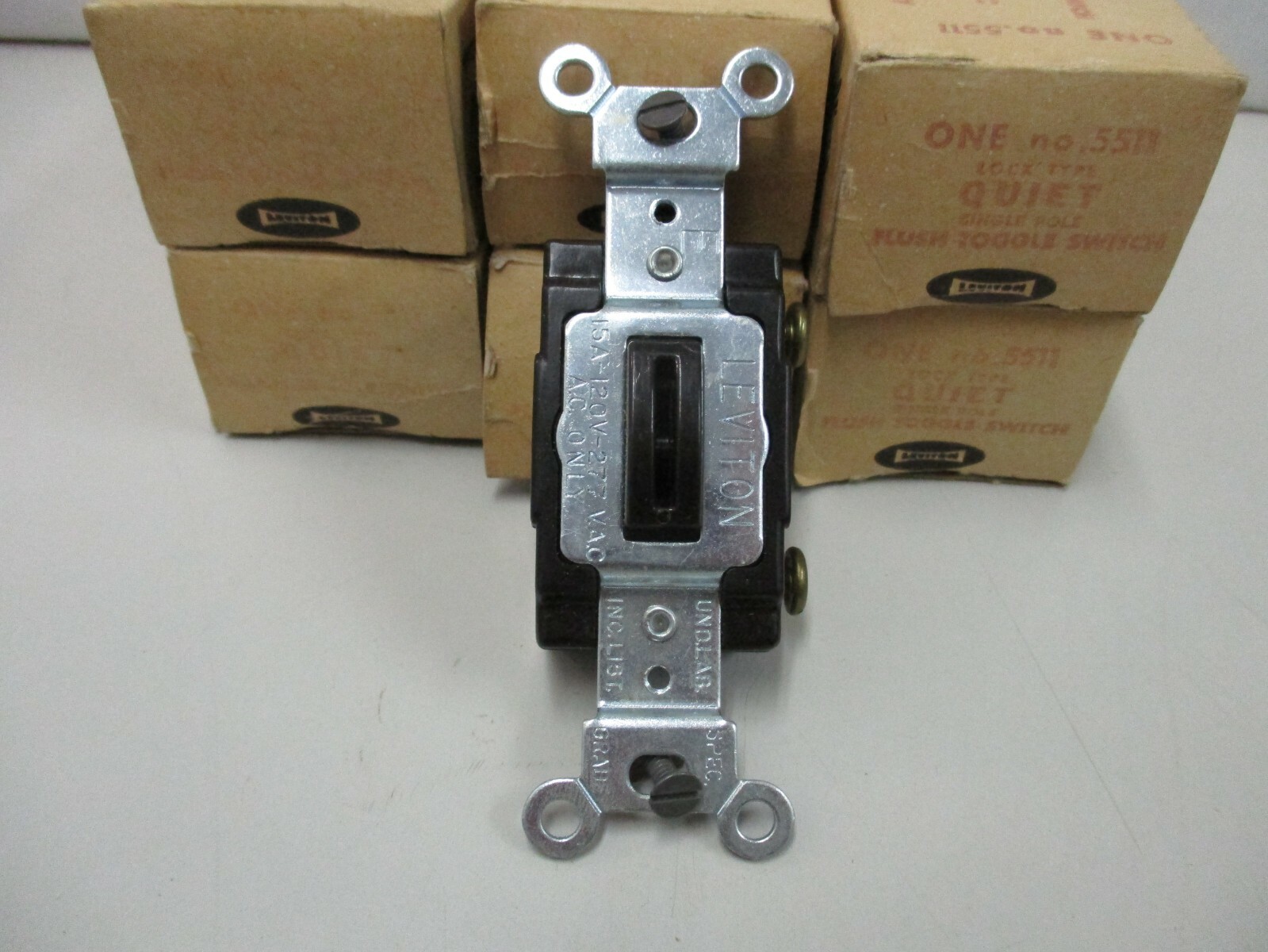 Leviton 5511 Lock Type Quiet Single Pole Flush Toggle Switch 15A-120V-277VAC (6)