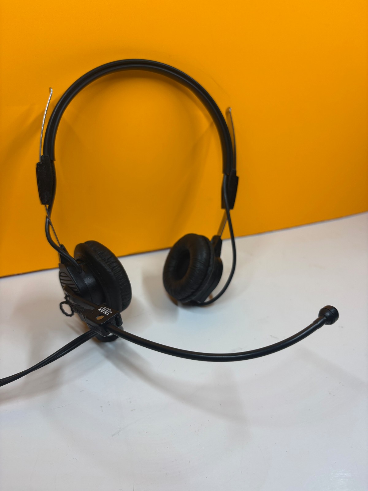 2 Telex (Airman 750 Aviation Headset Dual Plug) and   (Telex  model 2586644)