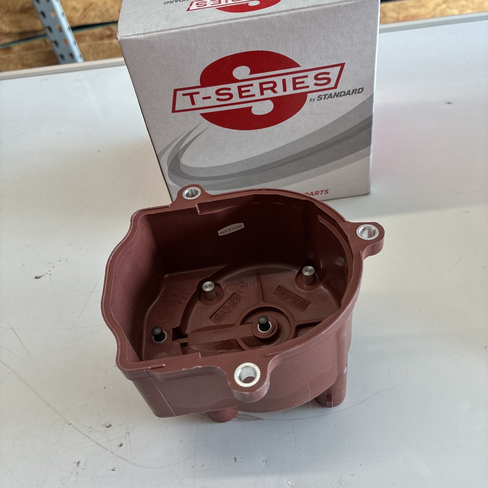 Standard Motor Products T-Series JH195T Distributor Cap Ignition Replacement