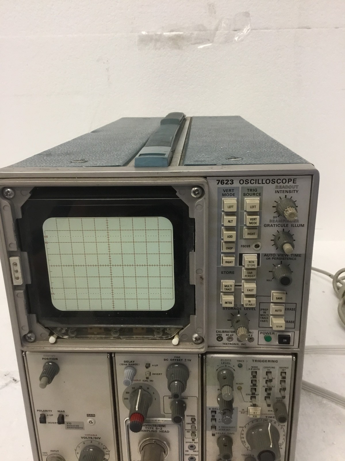Tektronix 7623 Oscilloscope 5" Screen w/Amplifier, Sampling Unit & Delaying Base