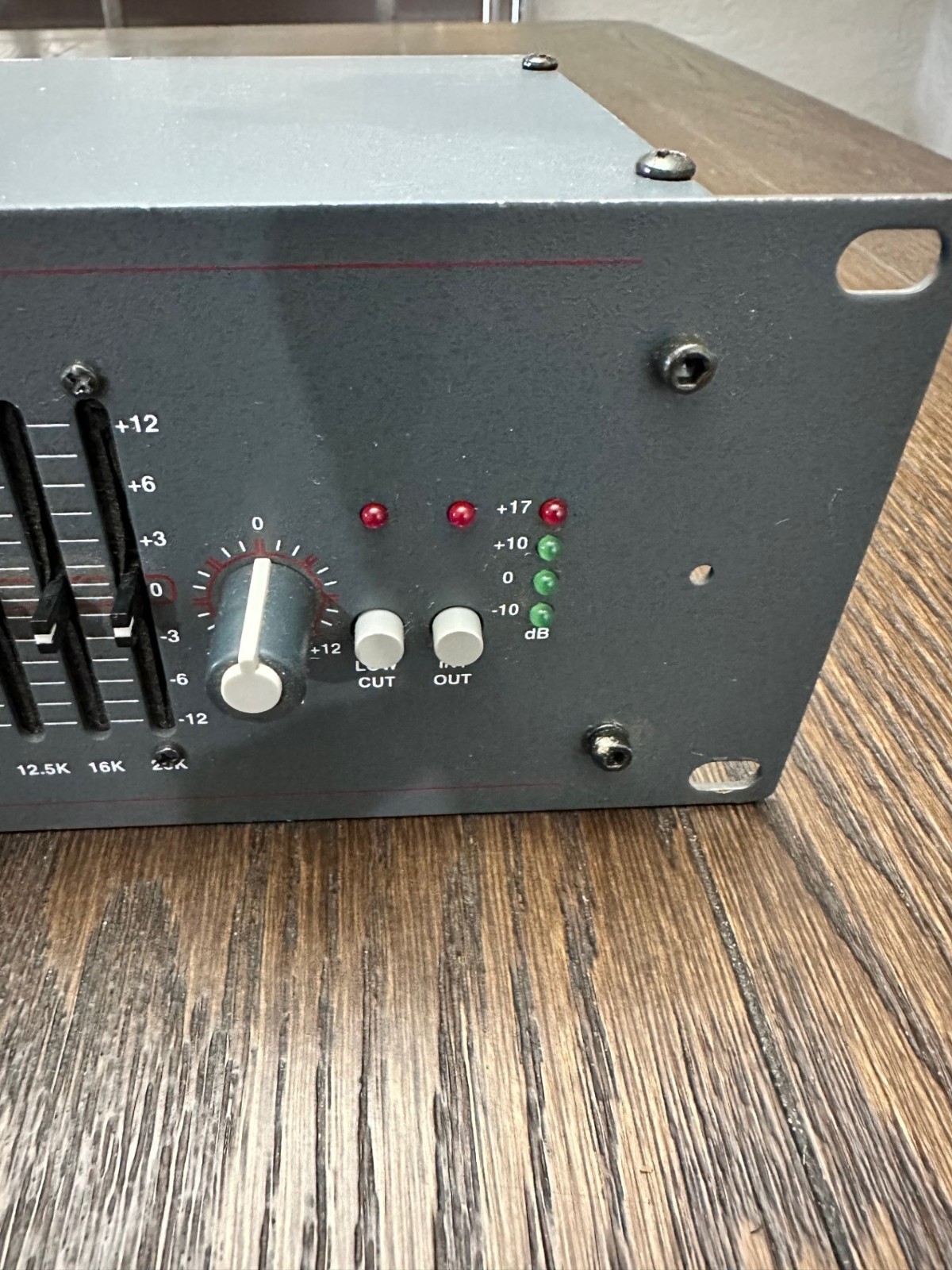 DOD 831 Series II Graphic Equalizer Mono EQ Analog 31 band, 1/3 octave EQ