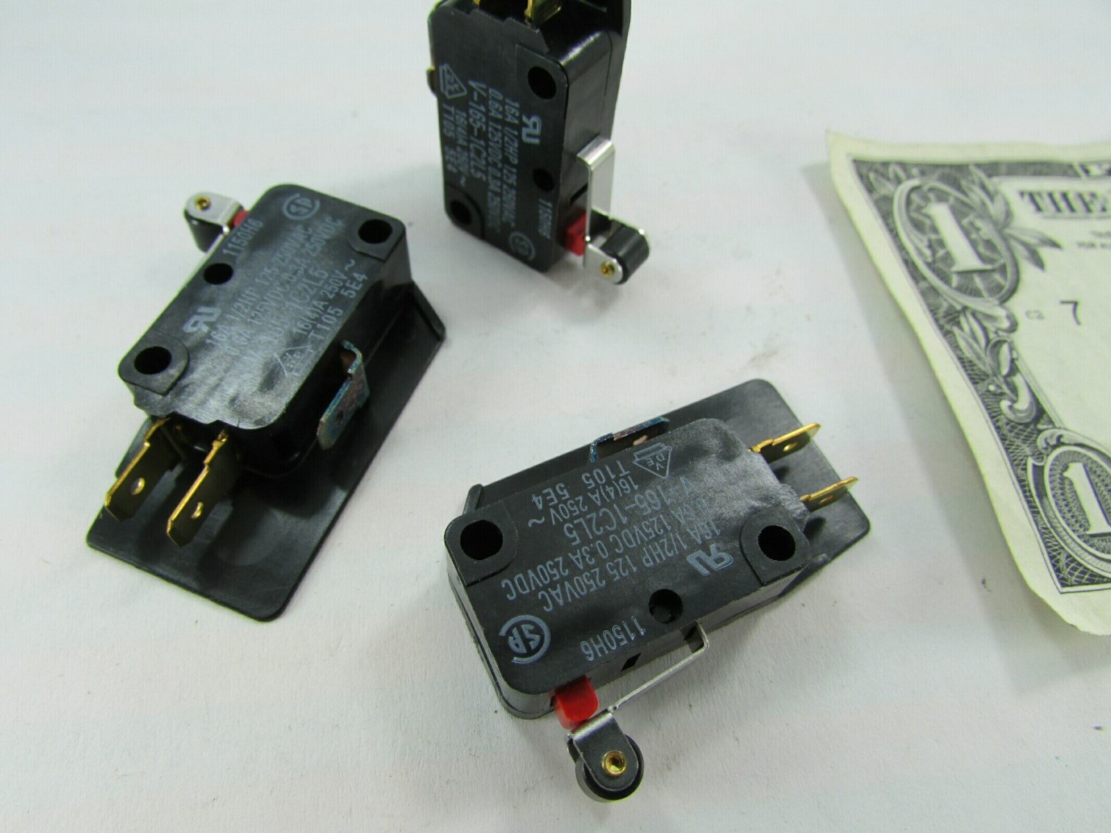 Lot 3 Omron Short Roller Lever Barrier Micro Switches 16A/250VAC V-165-1C2L5 DC