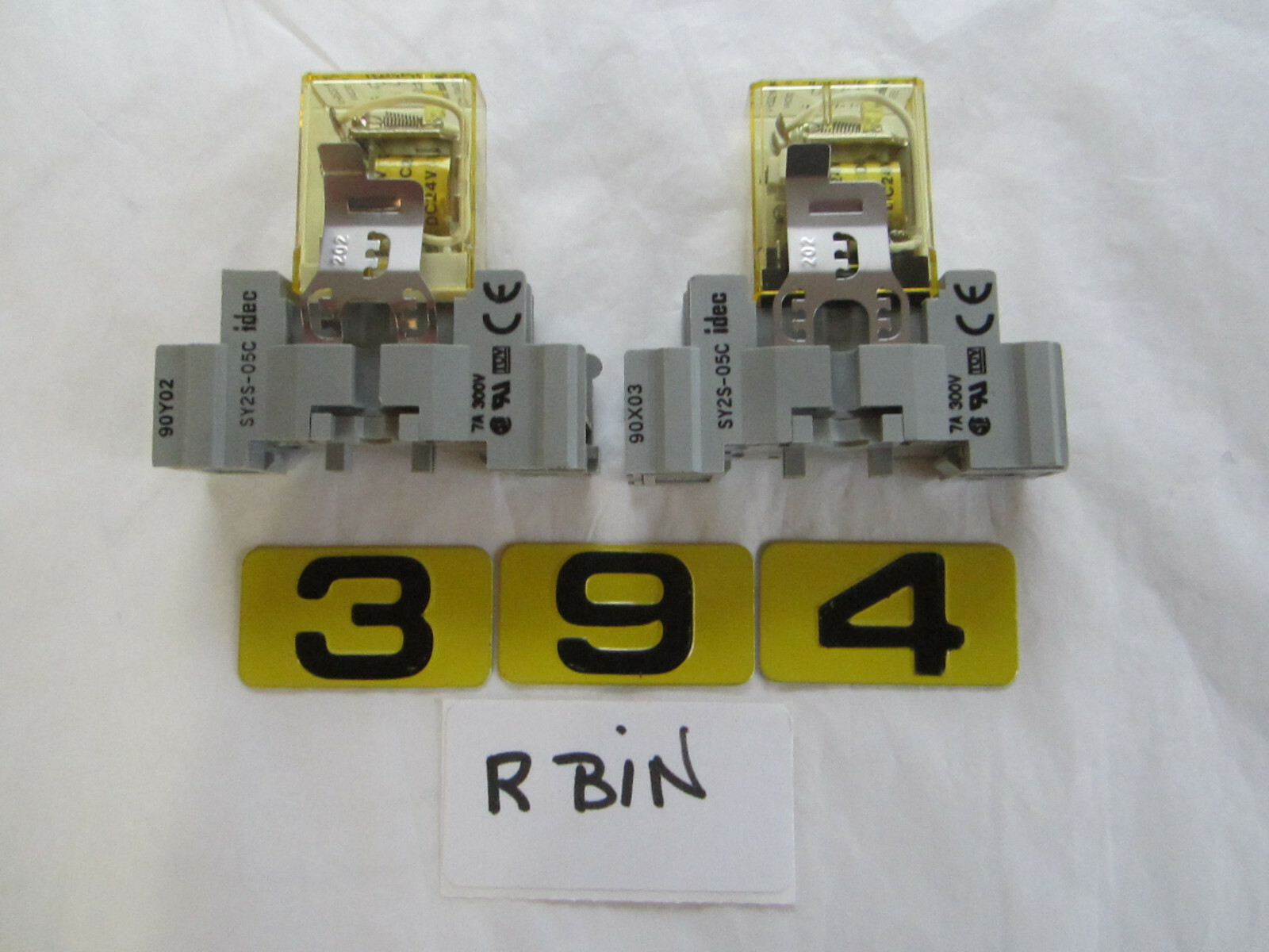 IDEC RY225U RELAY WITH 2Y2S-05C BASE       LOT OF 2