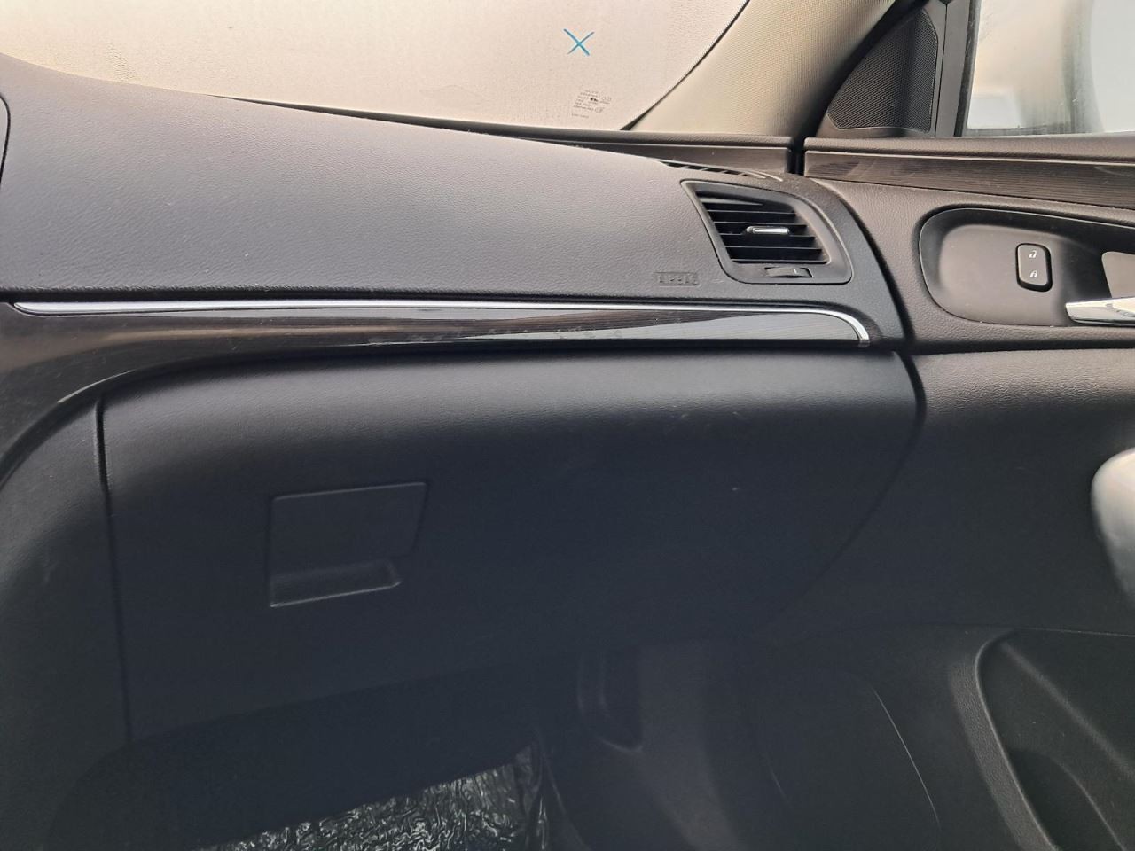 REGAL     2014 Glove Box 4873878