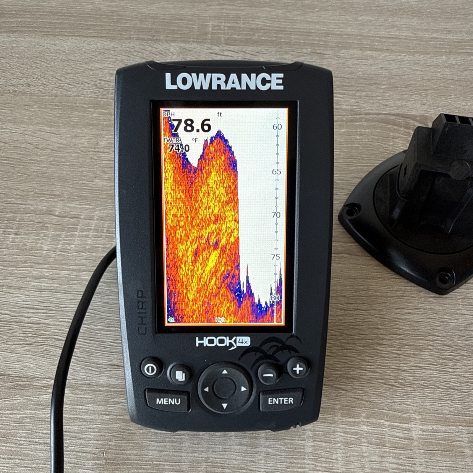 Lowrance Hook 4x Chirp Fish / Depth Finder Works Great!