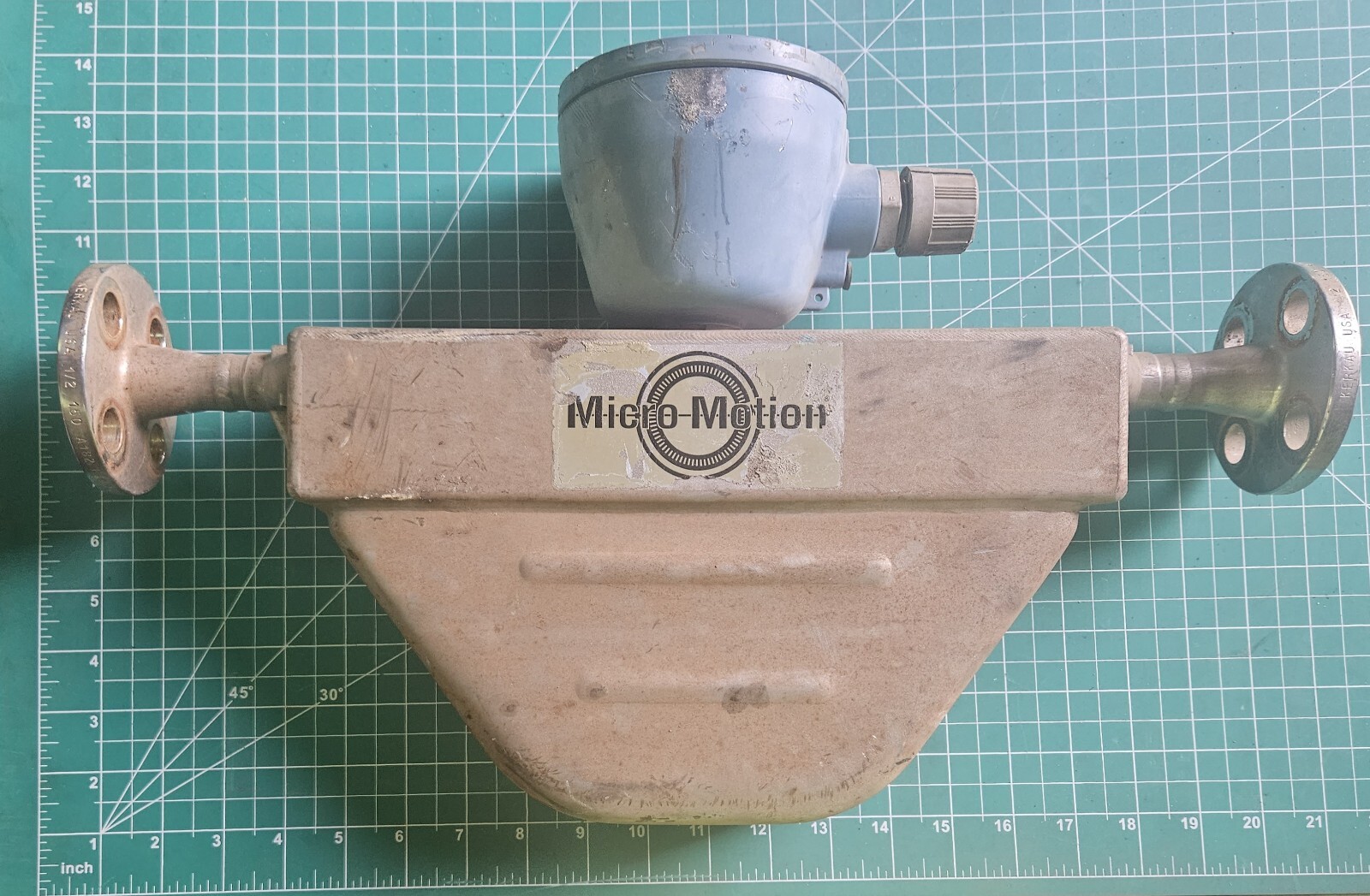 MICRO MOTION F050 MASS FLOW SENSOR With Type 700 Puck.