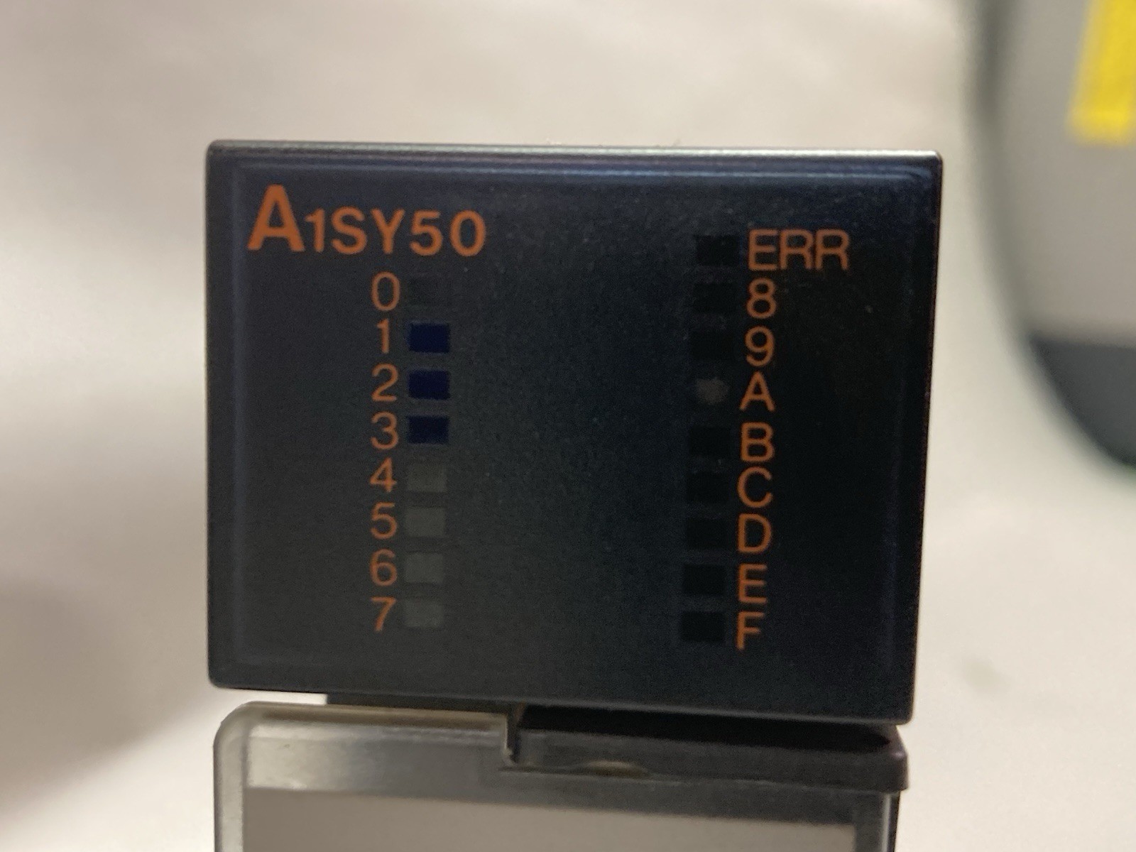 Mitsubishi,A1SY50,Output Module Unit DC12/24V 0.5A