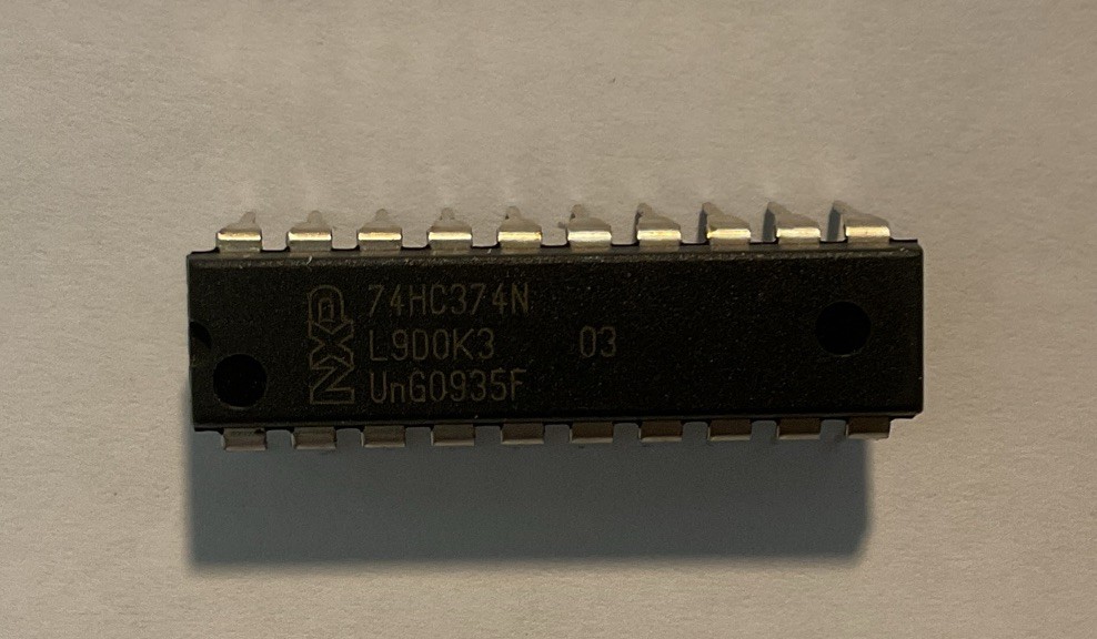 (Lot of 16)  NXP 74HC374N Integrated Circuit PDIP14