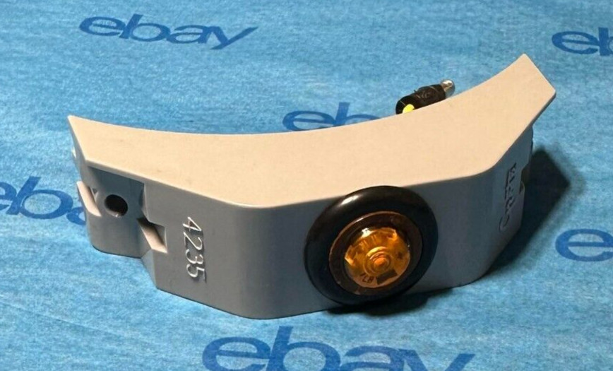 41300540 / 01-4945-70 Genuine Grote Yellow Marker Lamp OEM - New