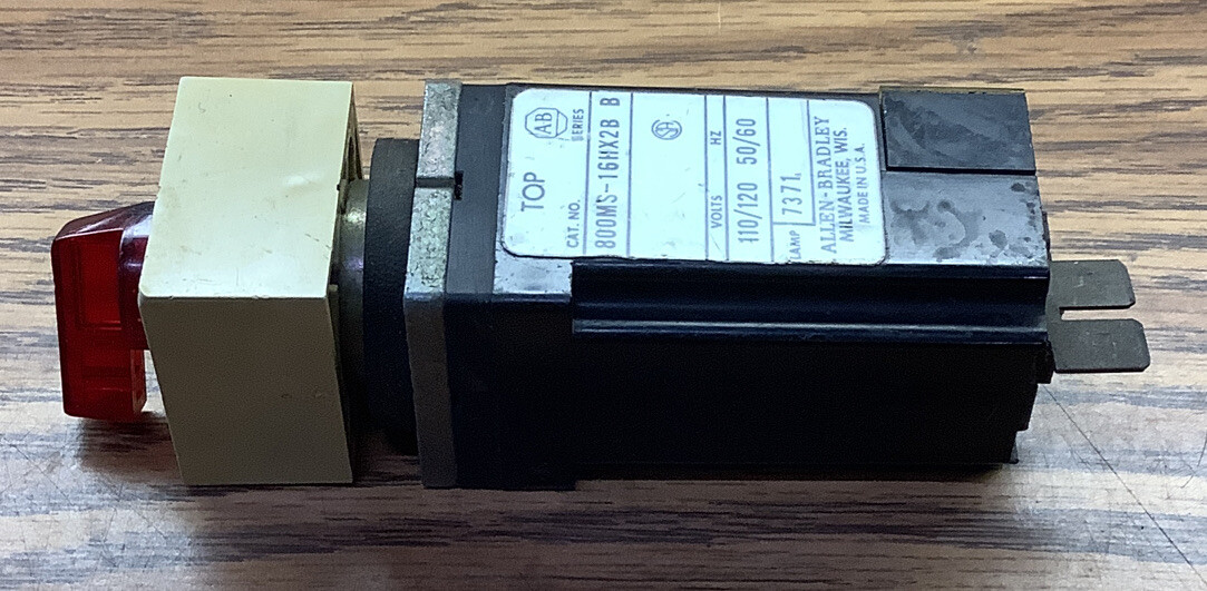 Allen Bradley 800MS-16HX2B Red Illuminated Selector Switch 7371