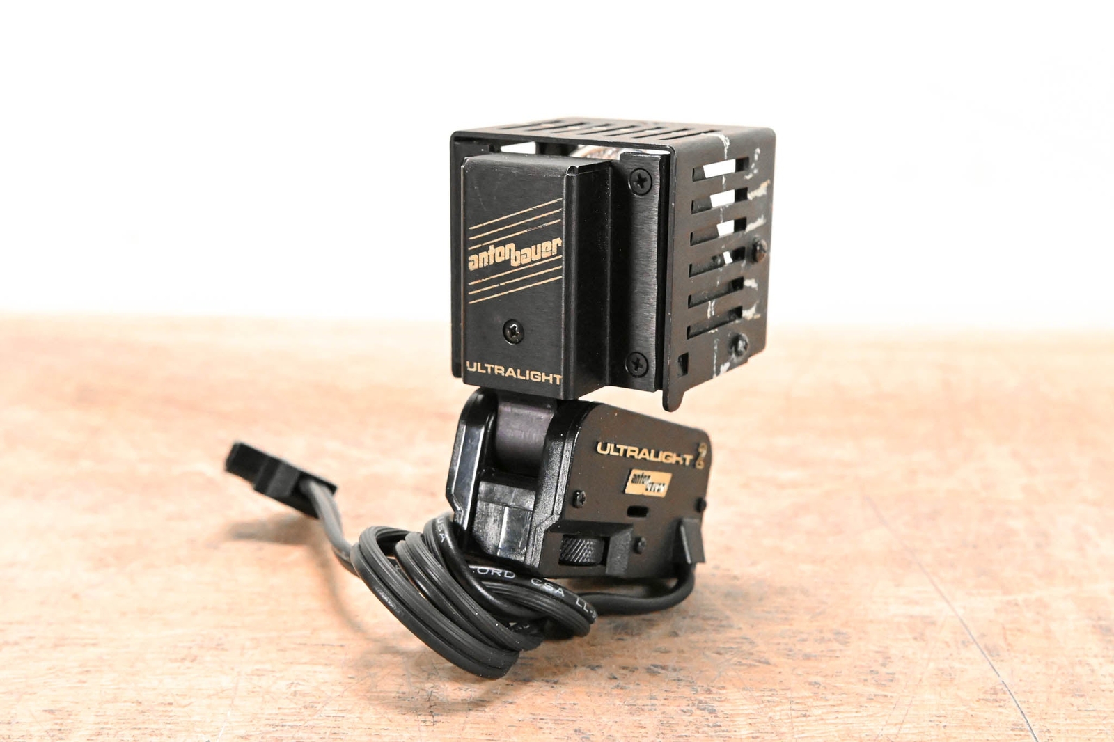 Anton Bauer Ultralight 2 On-Camera Light CG003EG