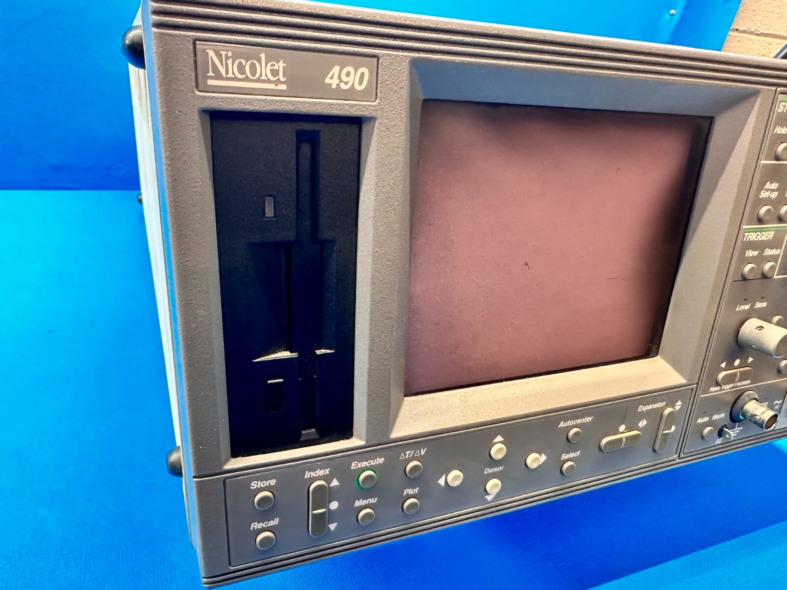 Nicolet 490 Digital Oscilloscope