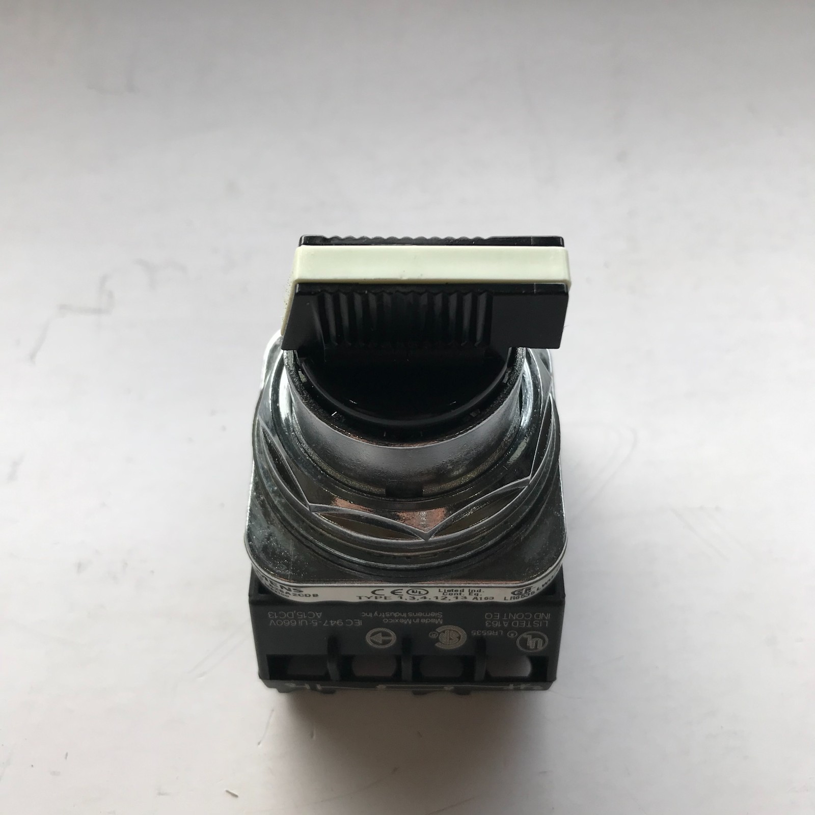 Siemens Selector Operator Short Lever Spring Return 52SA2CDBA2 - (NEW IN BOX)