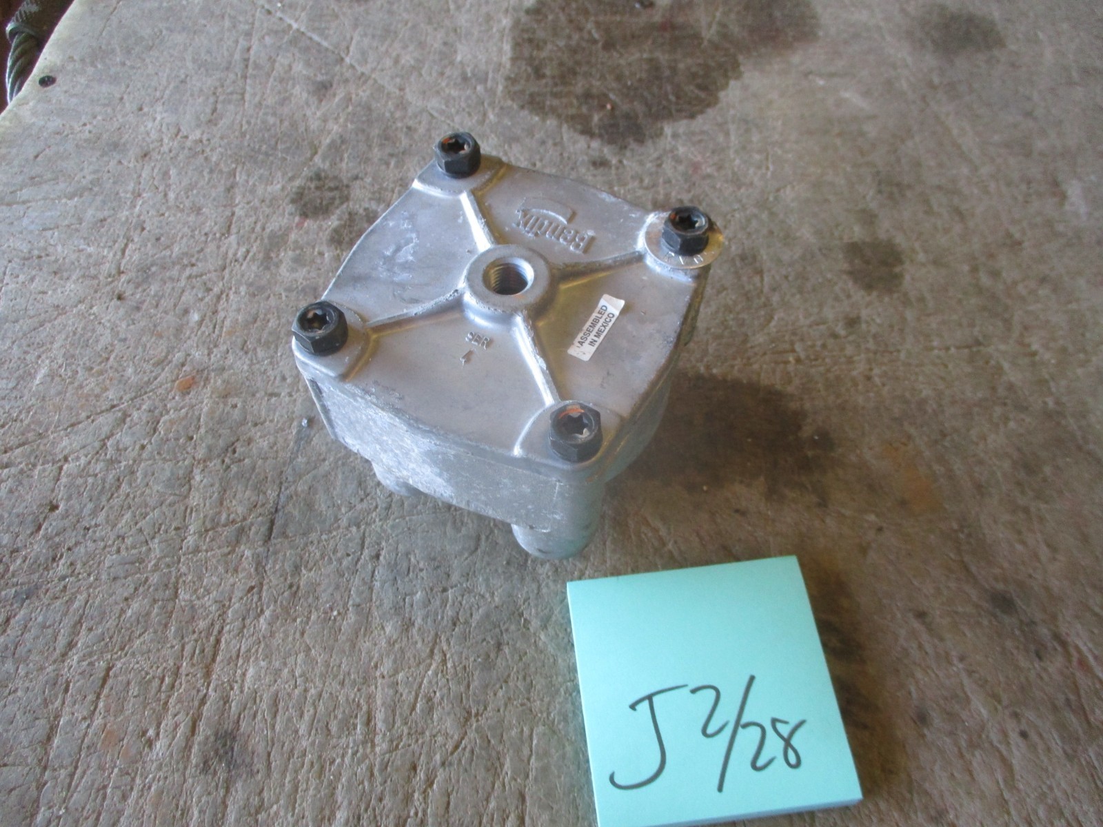 NOS Bendix Air Valve, Lt Corrosion RV055, T-194303-C, Relay Valve