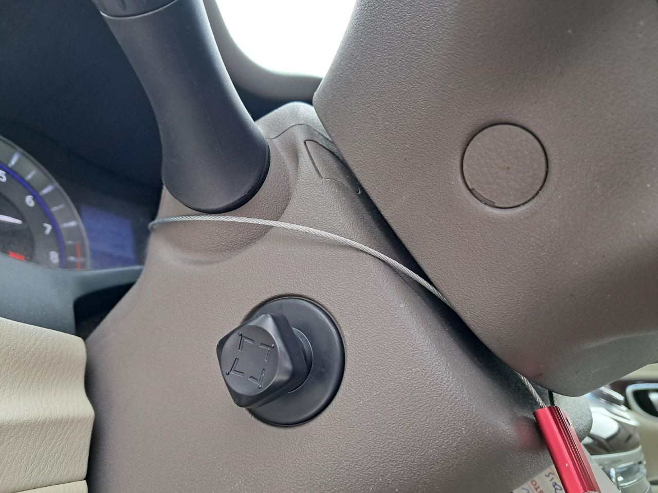 Q70 2015 Glove Box 4954329