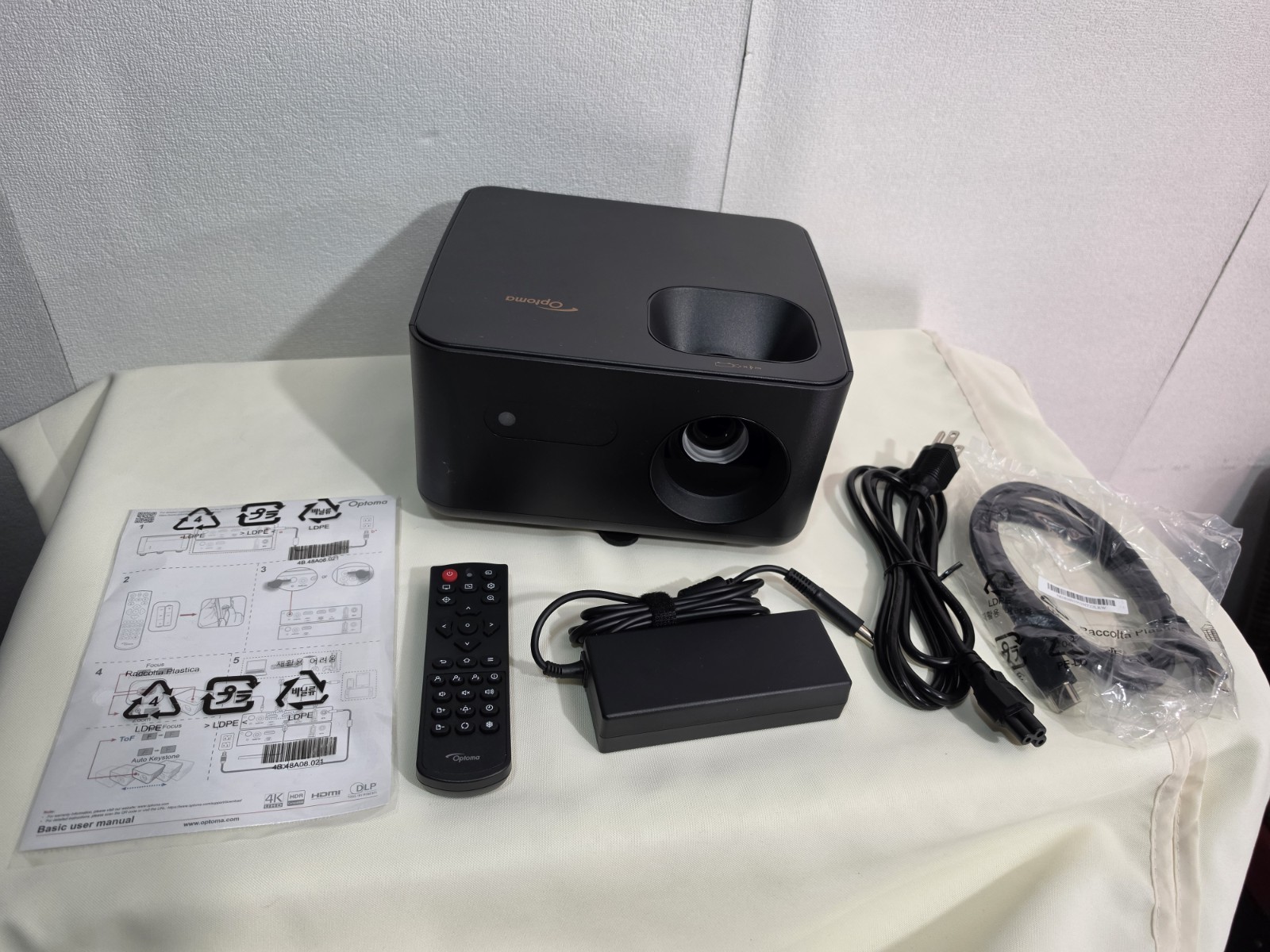 Optoma Photon Life PK31 4K Ultra HD LED DLP Home Theater and Gaming Projector