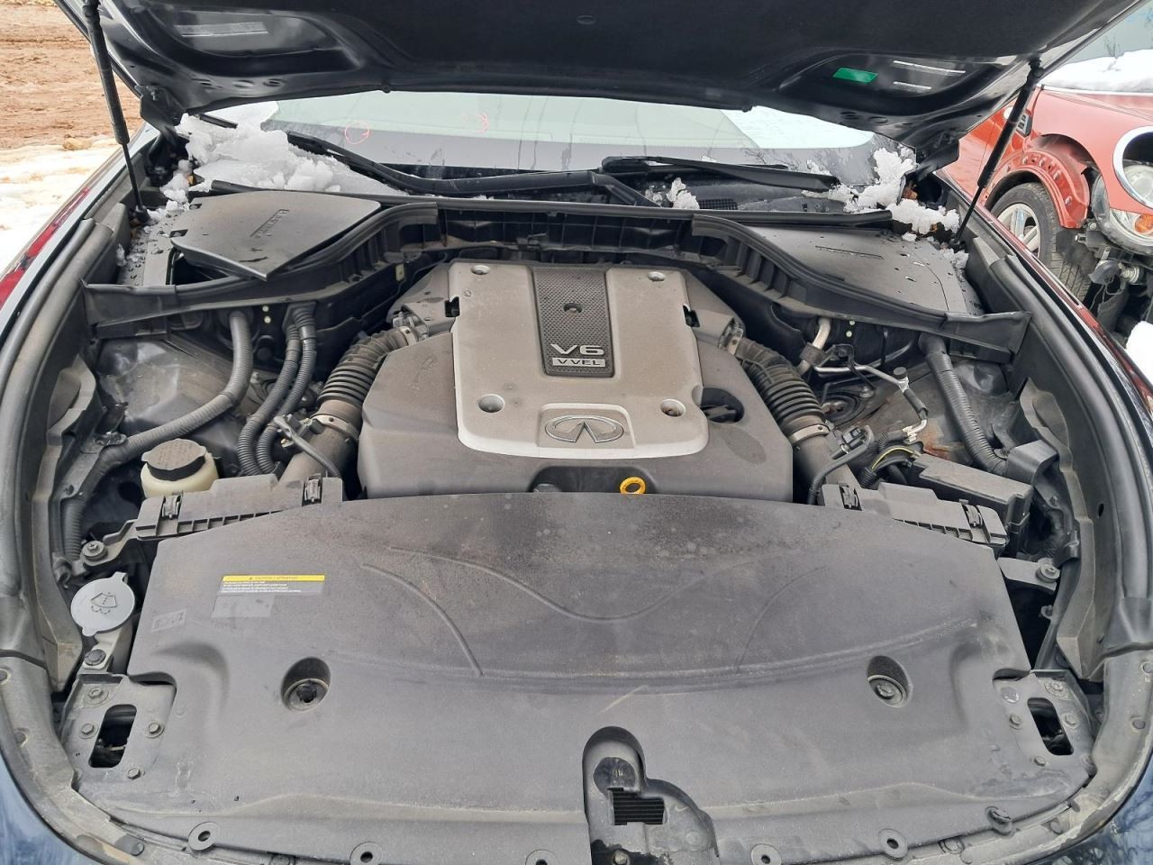 Q70 2015 Glove Box 4954329