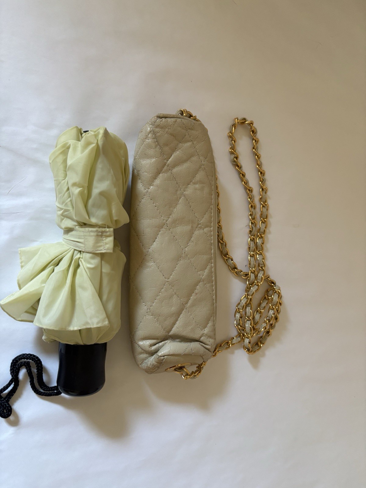 Vintage Folding Travel Umbrella with Gold Chain Strap & Carrying Bag