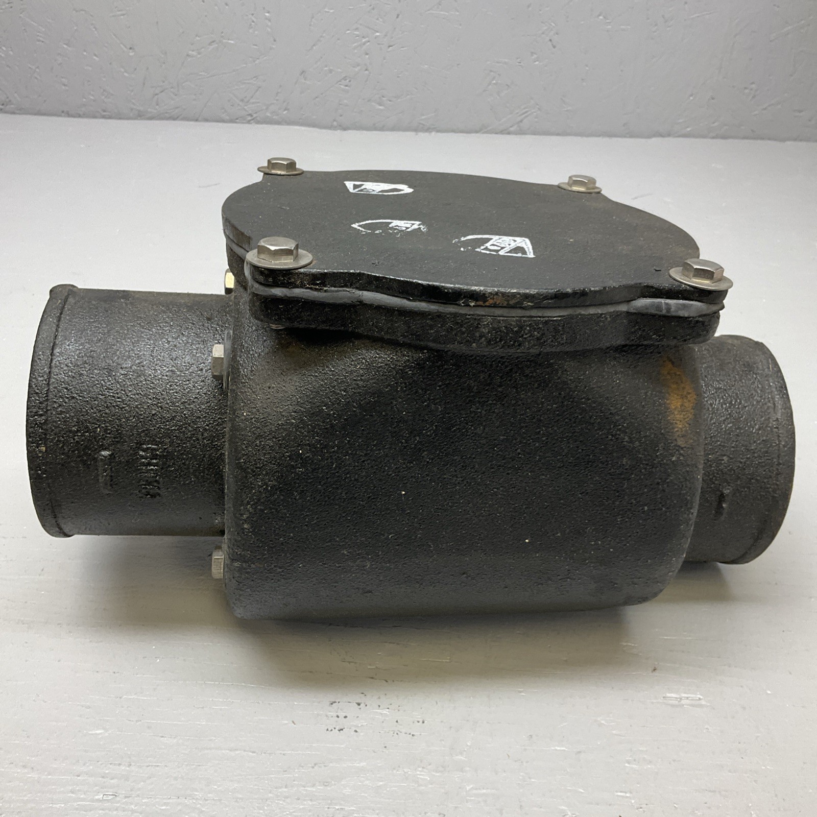 Jones Stephens No Hub Backwater Valve B01004 4" NH CI 2B5 Backflow