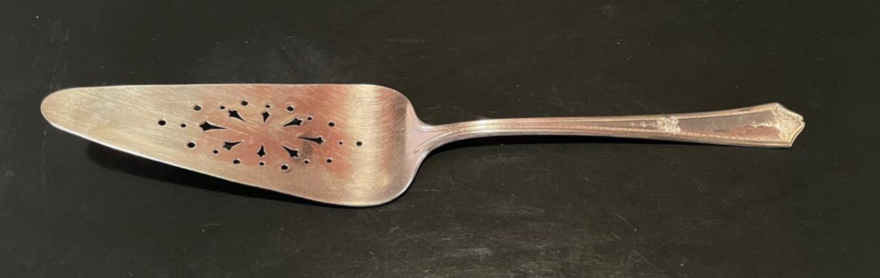 BOUQUET aka  VENDOME SILVERPLATE PIE SERVER R.C. CO. 1924 ANCHOR ROGERS