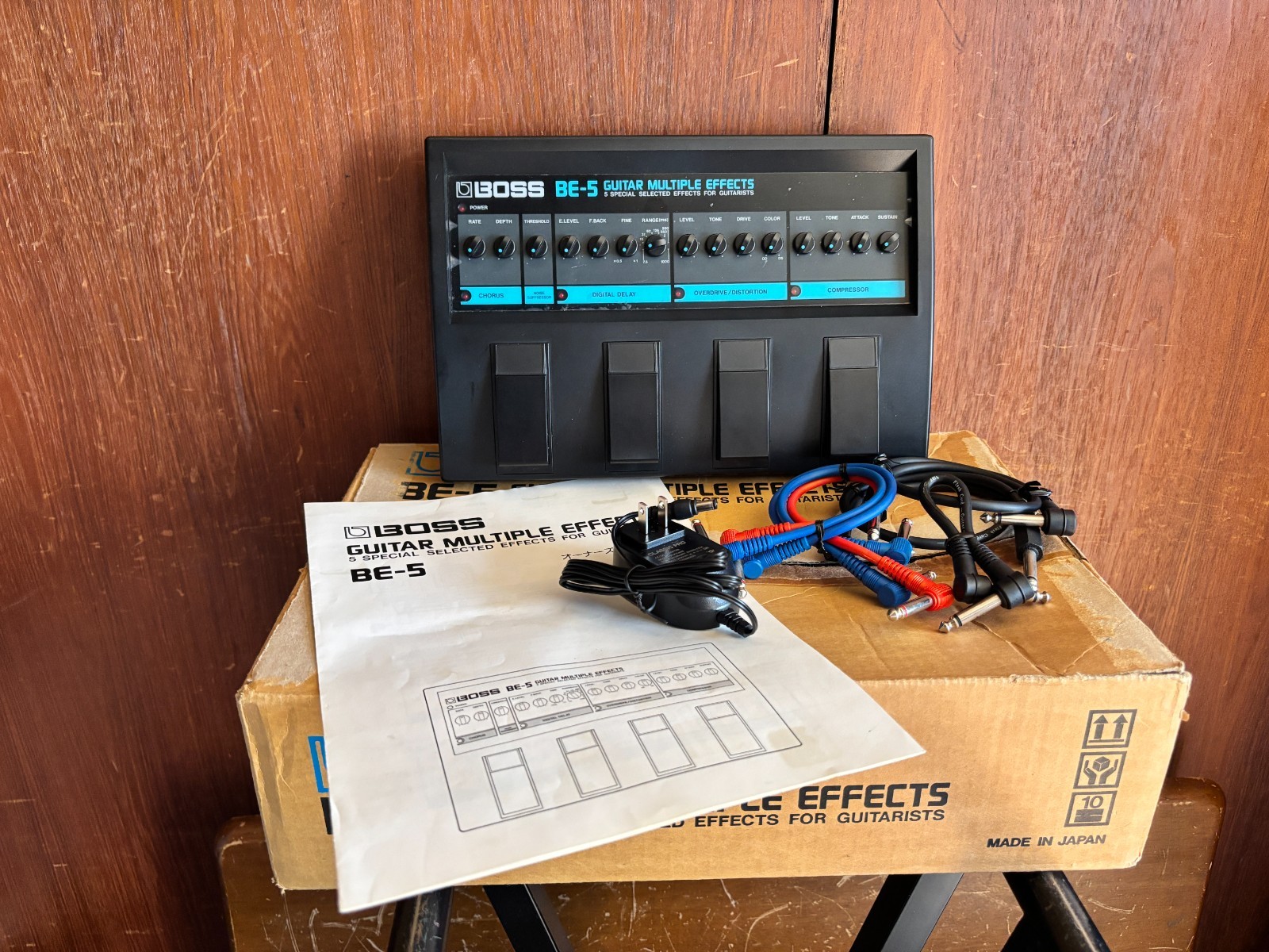 BOSS BE-5 GUITAR MULTIPLE EFFECTS w/ box