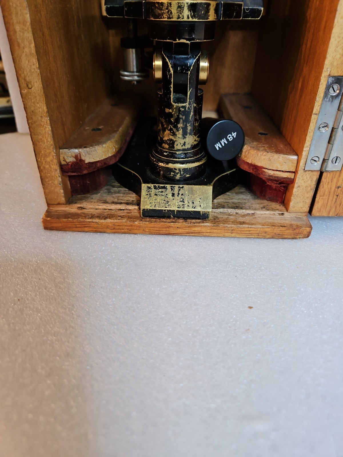 E LEITZ WETZLAR Vtg PETROGRAPHIC POLARIZING MICROSCOPE W/CASE, Acc. Brass Rare