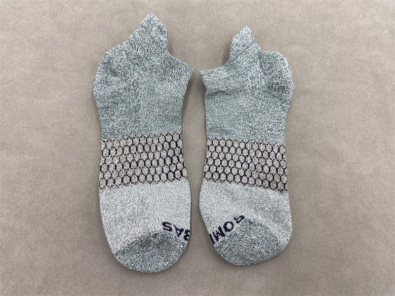 4 Pairs Bombas Men's 9.5-13 Performance Ankle Socks Grey-Green Size Large
