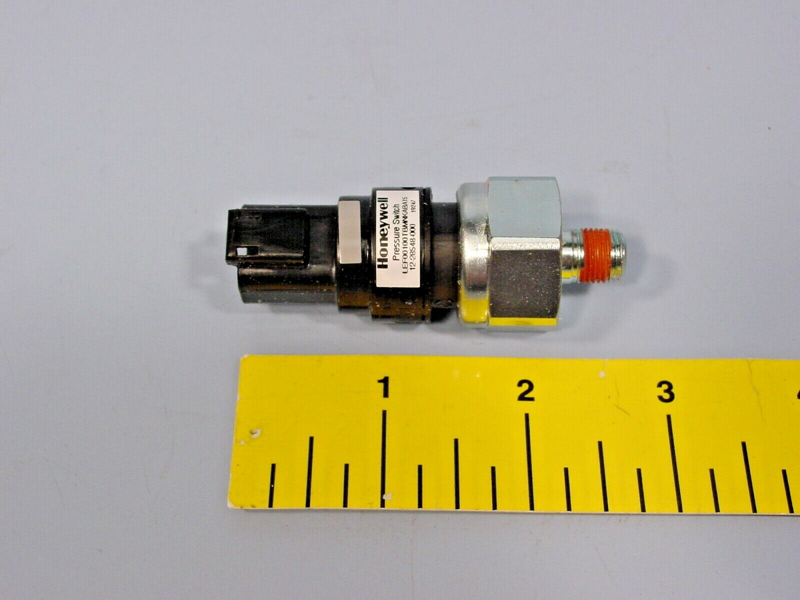 Honeywell LEF00100TBMNKABA15 2 PIN LP Pressure Switch
