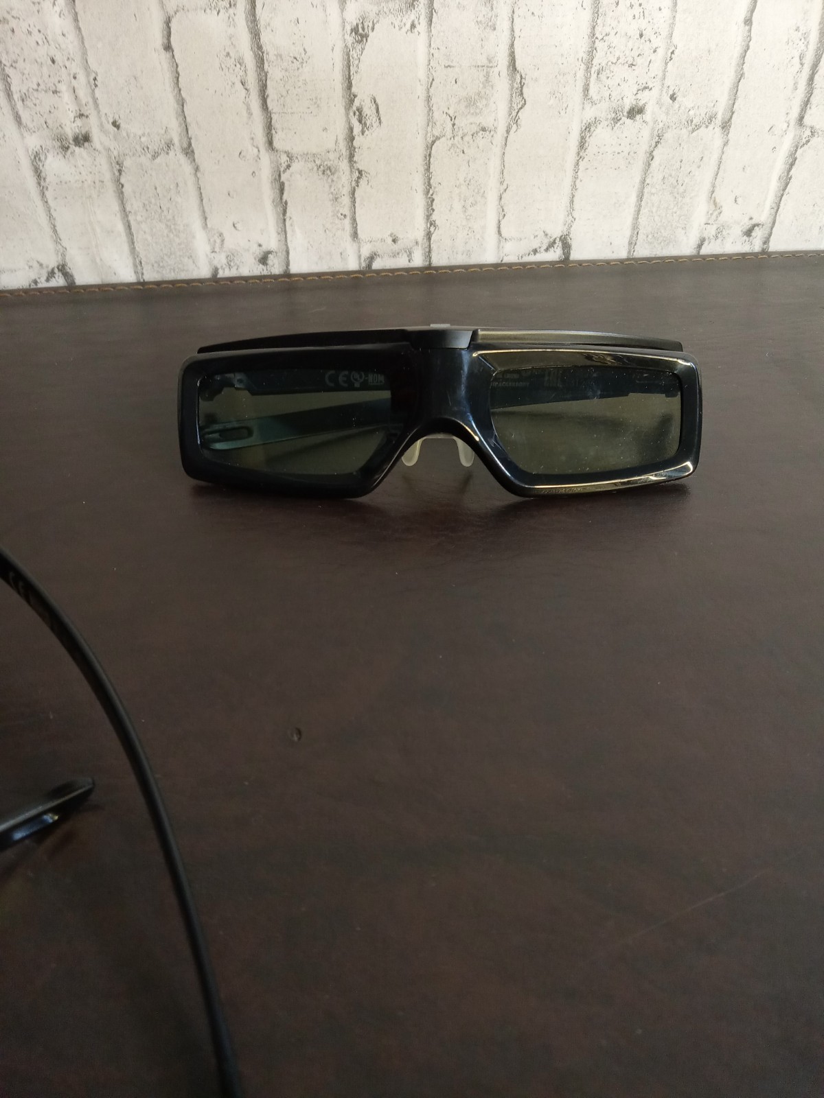 Sony TDG-BT400A Active 3D Glasses Pair - Black Needs New Batteries
