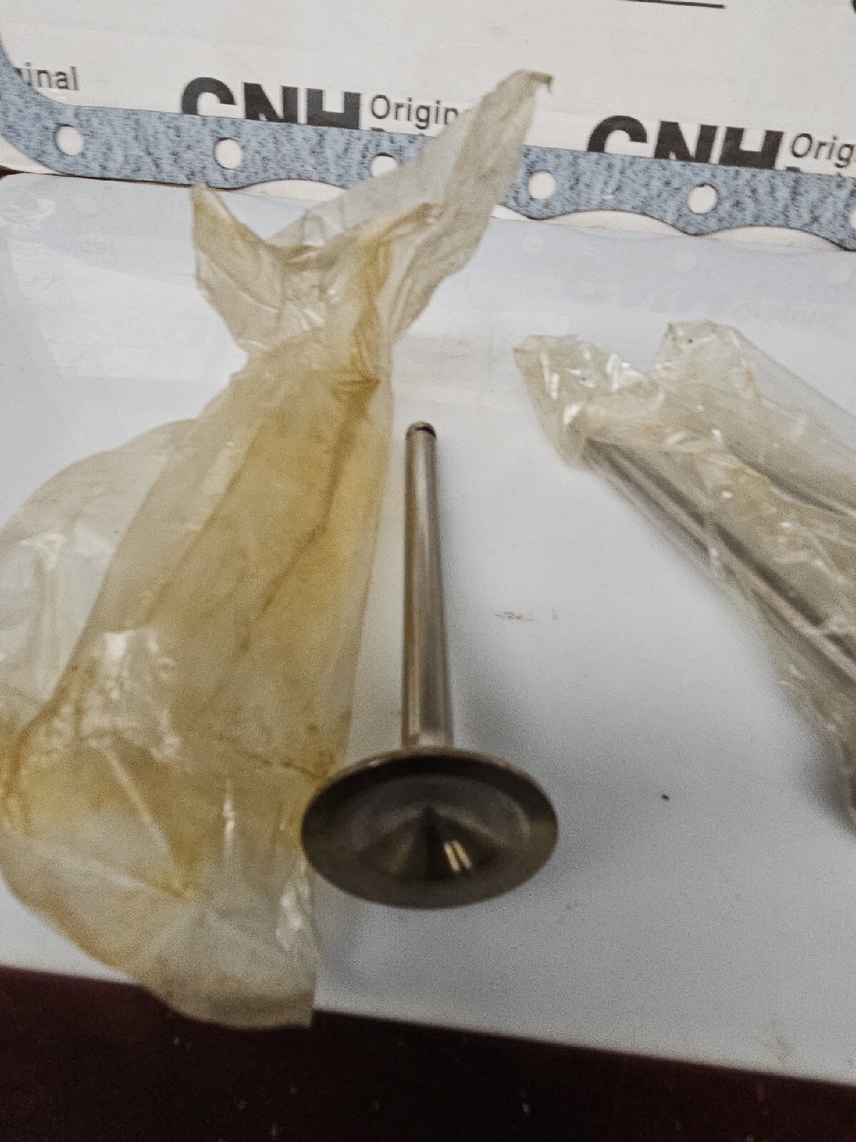 957E6505, 81717764. Hydraulic Ex Valves 3 Total. New Free Shipping.