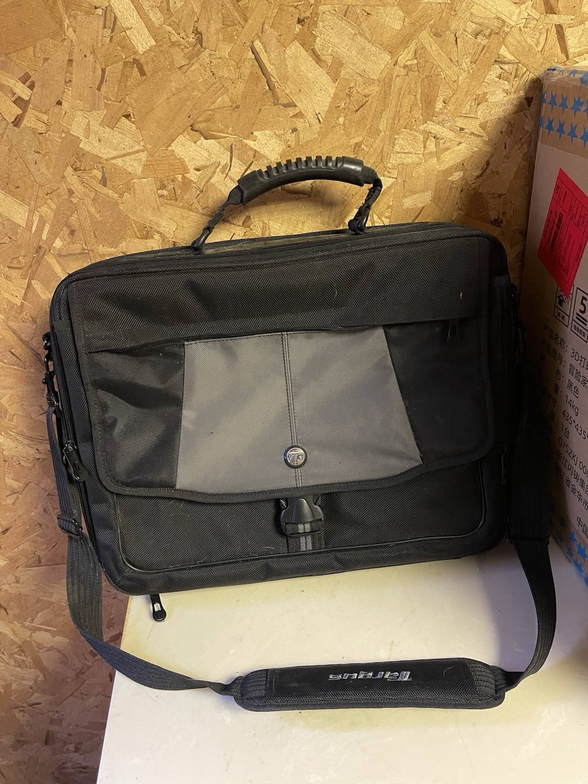 Targus Laptop Carrying Case Handles Adjustable Removable Shoulder Strap Black