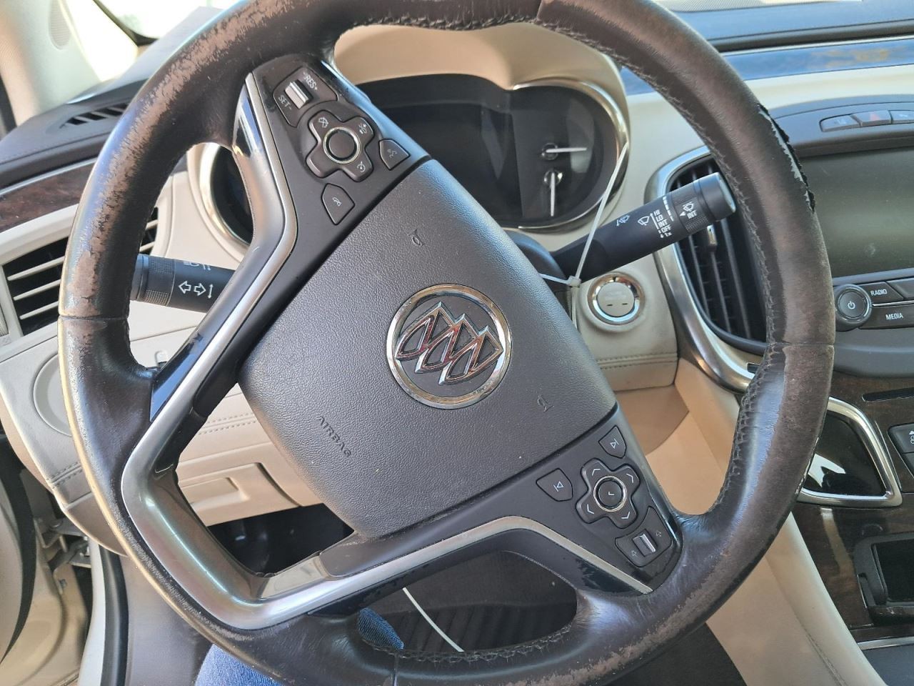 LACROSSE 2016 Glove Box 4841747