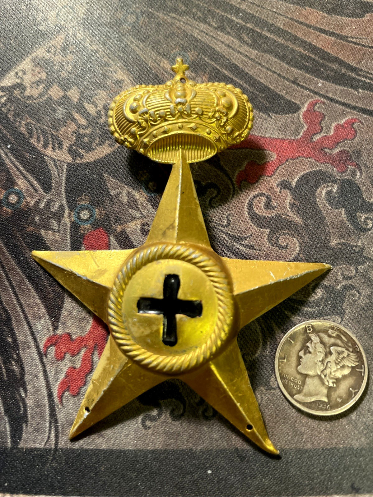 Original WWII Italian Royal Army Reg Hat Badge Gold Tone Officers