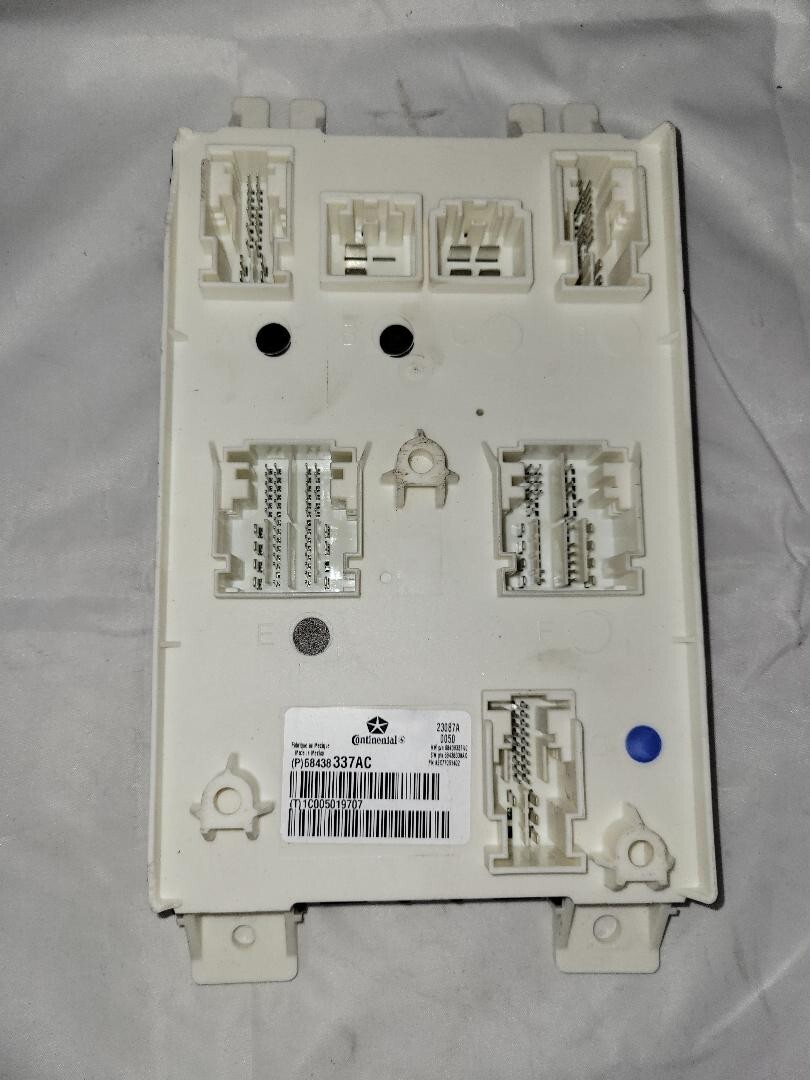 OEM 2020 DODGE DURANGO BCM Body Control Module 68438337AC