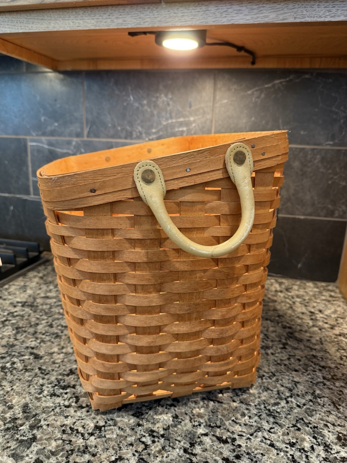 Longaberger , magazine basket, excellent condition