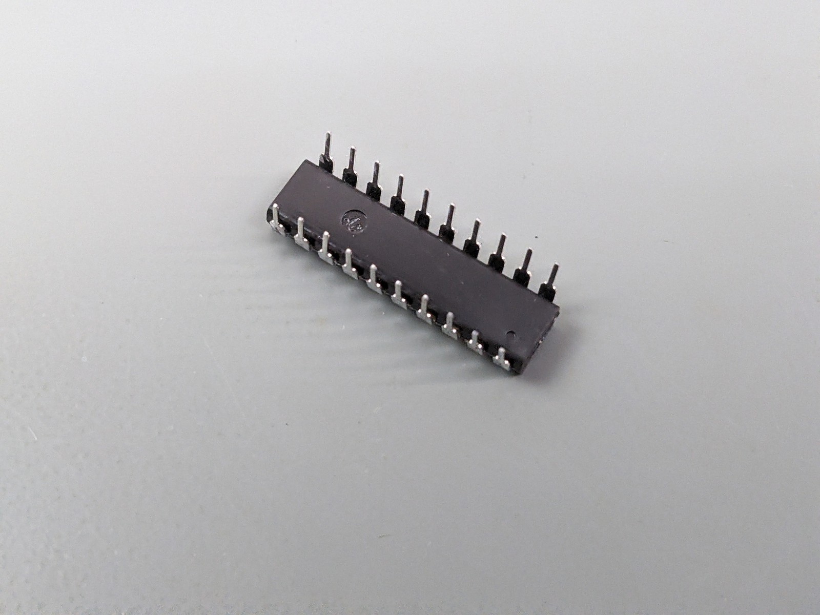 (6) AMD AM25LS2521 8-Bit Equal-to Comparator ICs