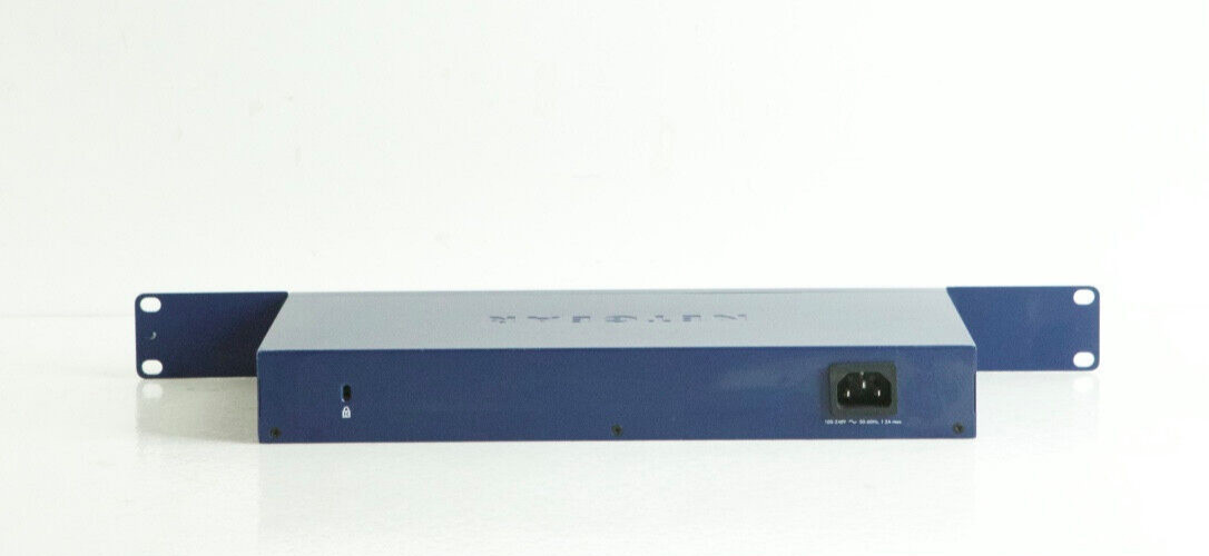 Netgear JFS524 24-port 10/100 Switch k215