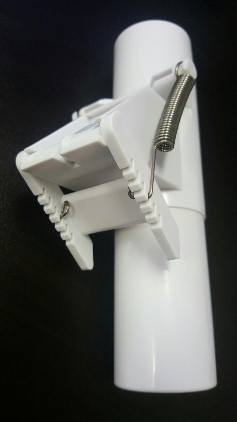Pool cleaner regulator flowkeeper valve
